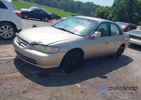 2001 Honda Accord 2.3 Lx из США, поврежденный, VIN 1HGCG66541A001969